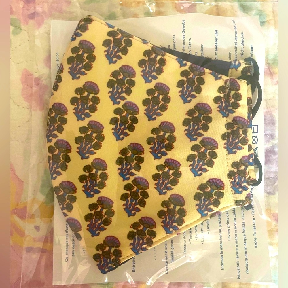Tory Burch mask- NWT